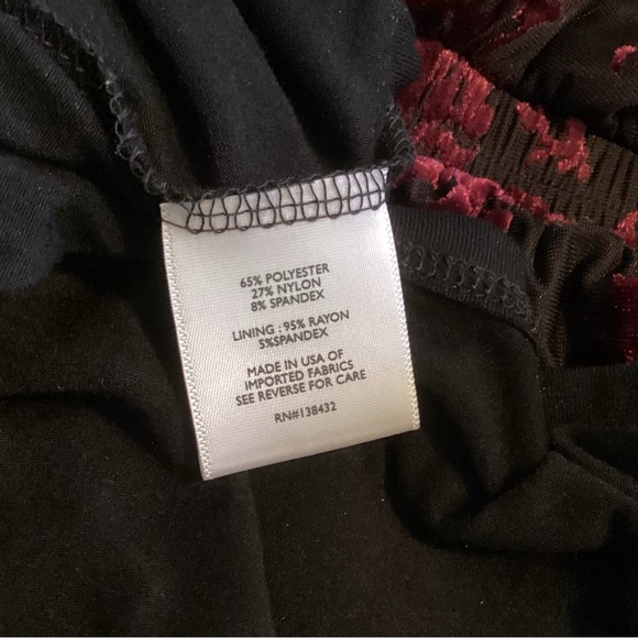 29. ModCloth Mocked Neck Velvet Floral Mini Dress Size L - Picture 8 of 8